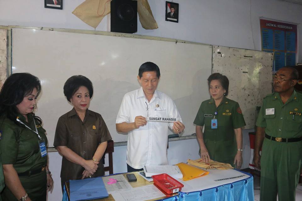 Raih Nilai Tertinggi UN, Terbang ke Singapura dan Jepang